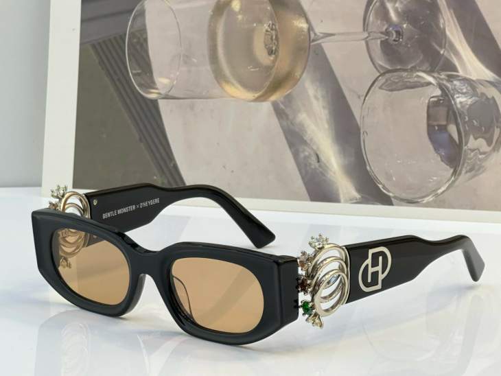 Picture of Gentle Monster Sunglasses _SKUfw66085630fw